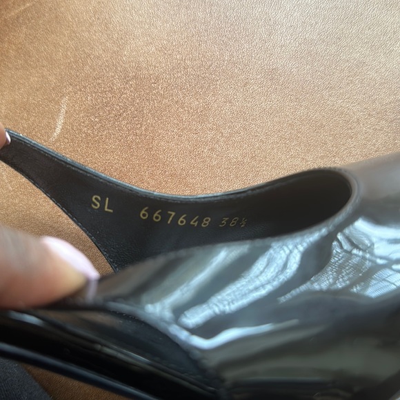 Saint Laurent Slingback Pump With a Pointed Toe - Picture 13 of 14